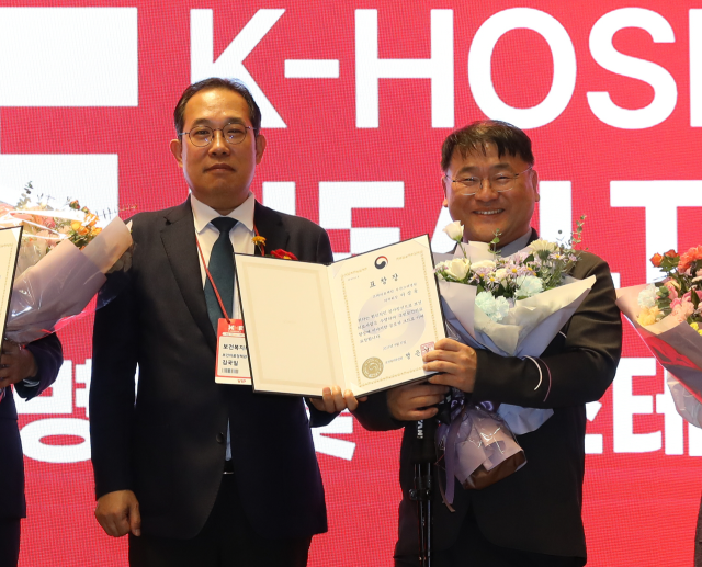 보건복지부 장관 표창을 수상한 부산고려병원 이상욱 의무원장. 부산고려병원 제공