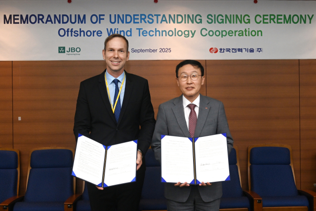 한국전력기술과 JBO 엔지니어링 그룹(Engineering Group)이 해상풍력분야 MOU을 체결했다(오른쪽부터 한전기술 김일배 부사장, JBO Engineering Group사 Falk Luddecke 대표). 한전 기술 제공