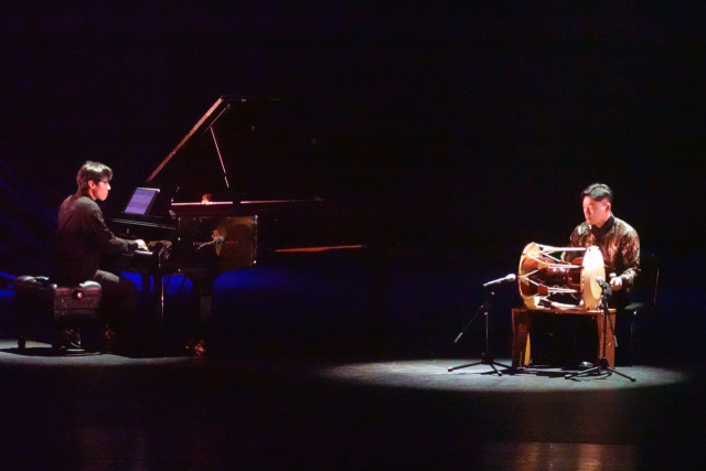 김인수와 국악재즈소사이어티 갈라 쇼 모습. 박희진 사진가 제공