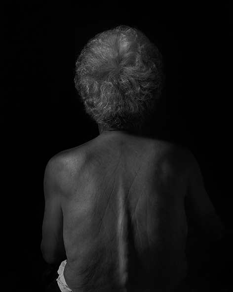 장숙, 늙은 여자의 집 05, 2014. 부산국제사진제 제공