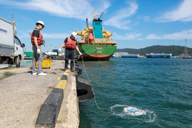울산항만공사(UPA)는 수중드론을 활용한 건설·항만시설 품질관리 체계를 본격 도입한다고 26일 밝혔다. 수중드론 사진. UPA 제공
