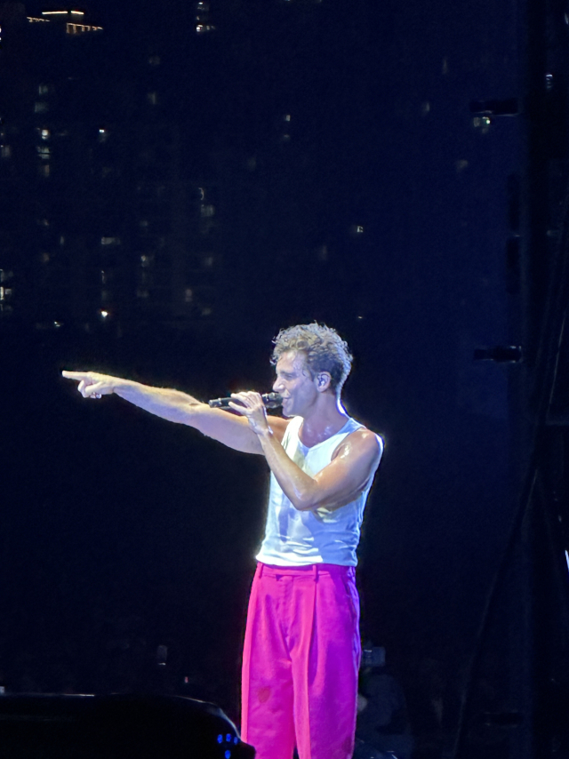 지난 27일 부산국제록페스티벌 그린 스테이지에서 미카(MIKA)가 공연 중이다. 김은영 기자 key66@