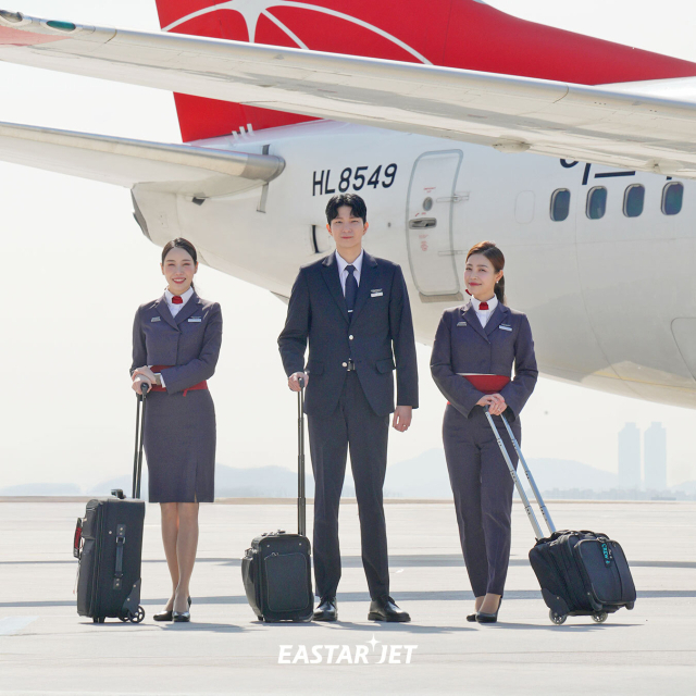 이스타항공이 부산을 거점으로 하는 경력직 객실승무원 채용에 나섰다. 이스타항공 제공