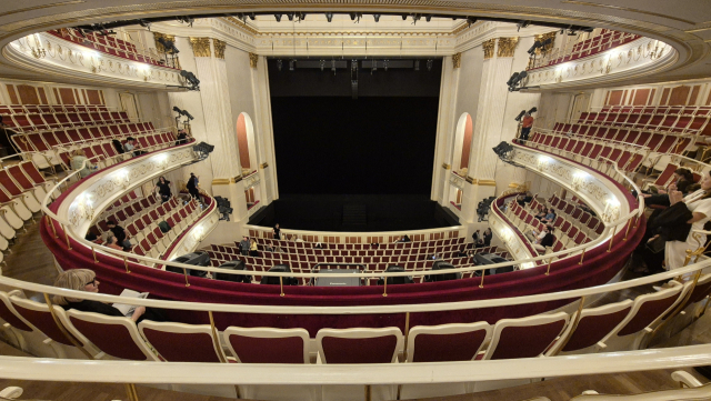 국립오페라극장의 화려한 객석 모습. 박석호 기자