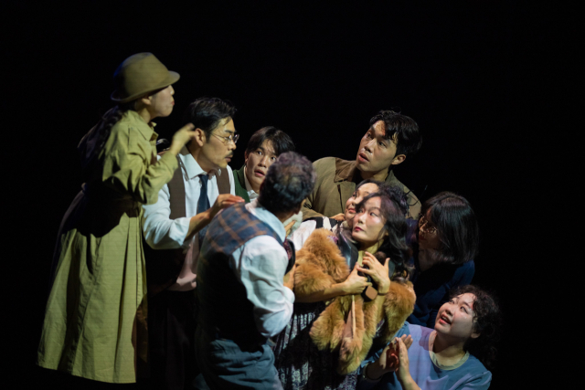 연극 쇼케이스 '극단 배우, 관객 그리고 공간'의 '안네 프랑크' 공연 모습. 부산문화재단 제공