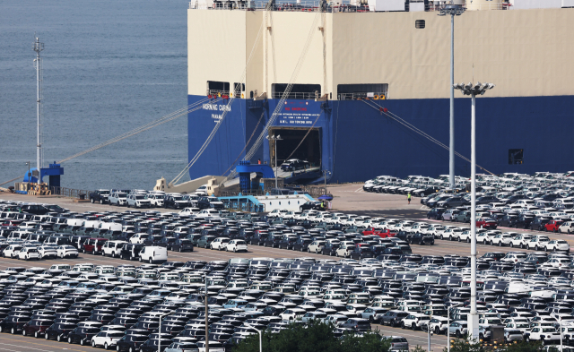 경기도 평택항에 수출용 자동차가 세워져 있는 모습. 연합뉴스
