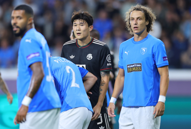 독일 프로축구 바이에른 뮌헨 김민재가 1일 파포스(키프로스)와의 2025-2026 UCL 리그 페이즈 원정 경기에서 풀타임 출전해 팀의 5-1 승리에 기여했다. EPA연합뉴스