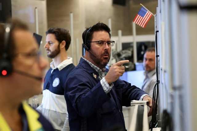 뉴욕증권거래소의 선물옵션 트레이더들이 일하는 모습. 연합뉴스