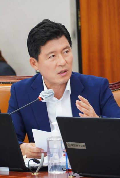 국회에서 질의 중인 구자근 의원. 구자근 의원실 제공