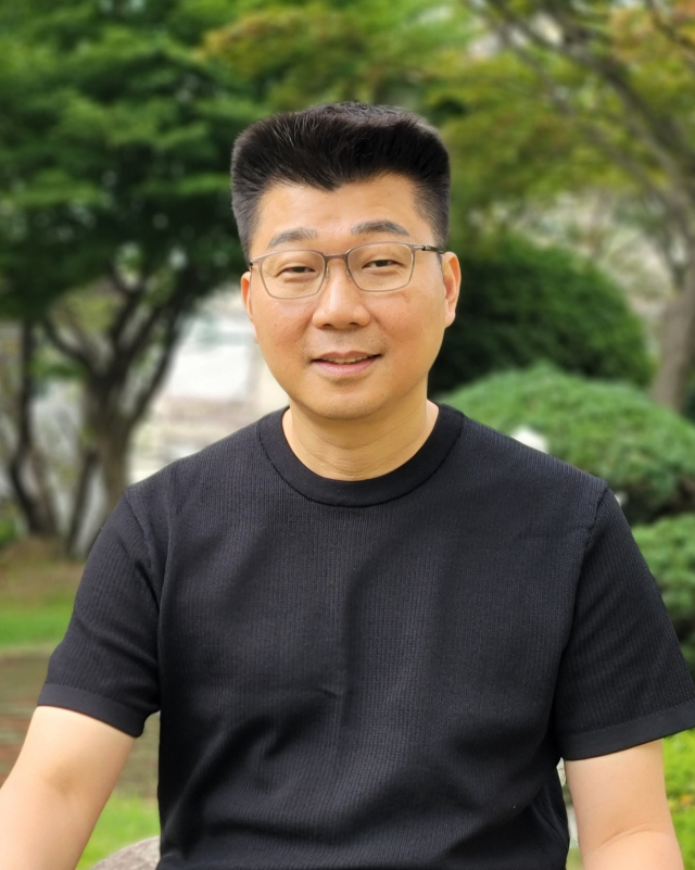 제18회 부산젊은예술가상 수상자 미술인 김종택. 부산예총 제공