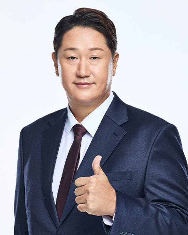 부산예총은 오는 21~22일 이틀간 부산 영화의전당과 부산콘서트홀에서 '부산아트빌리지 흥축제'를 개최한다. 21일 개막식에 이어 명사 특강을 진행하는 롯데 자이언츠 레전드 이대호. 부산예총 제공