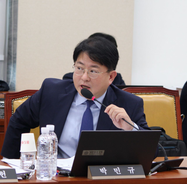국회에서 질의 중인 박민규 의원. 박민규 의원실 제공