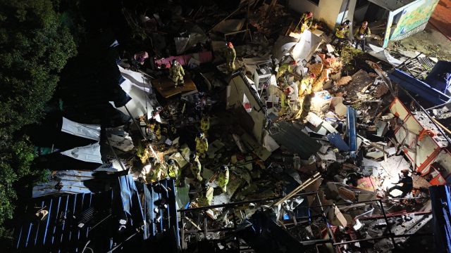 12일 오전 3시 40분께 거제시 일운면 지세포리 한 단독주택에서 불이 나 거주자 1명이 부상을 입었다. 경남소방본부 제공