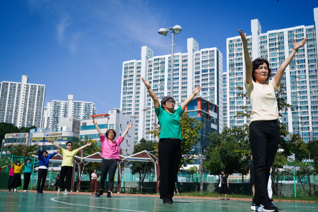 안나 안데렉 ‘실버 붐’(2025). 부산비엔날레조직위원회 제공