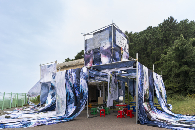 비론 에롤 베르트 ‘안개 클럽’(2025). 부산비엔날레조직위원회 제공