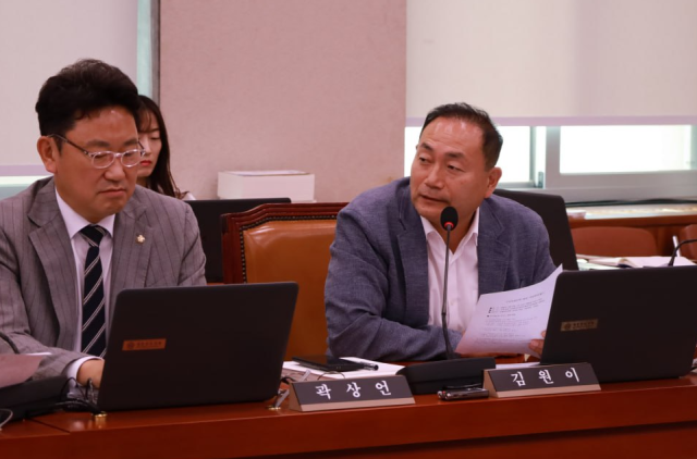 국회에서 질의 중인 김원이 국회의원. 김원이 의원실 제공