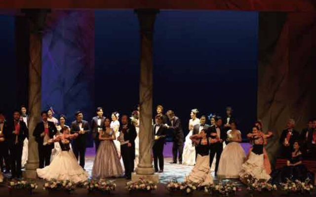 오페라 ‘유쾌한 미망인’ 공연장면. 부산캄머오케스트라 제공