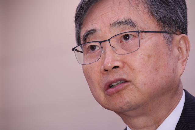 조현 외교부 장관이 13일 서울 여의도 국회에서 열린 외교통일위원회 국정감사에서 의원 질의에 답하고 있다. 연합뉴스