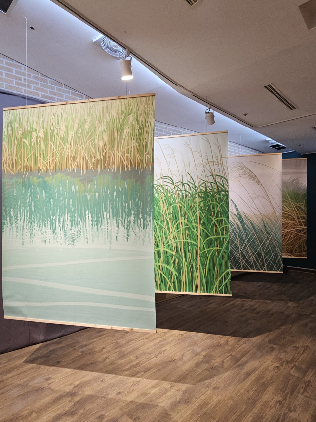 요산김정한문학관과 또따또가에서 열리고 있는 <모래톱 이야기> 전시 모습. 김효정 기자