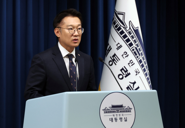 김남준 대변인이 14일 용산 대통령실에서 현안 관련 브리핑을 하고 있다. 연합뉴스