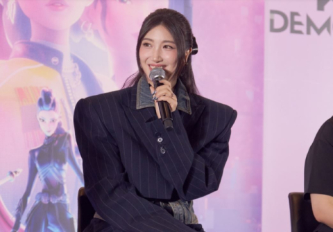 ‘케이팝데몬헌터스’ OST인 ‘골든’을 작곡한 이재가 15일 서울 용산구 CGV아이파크몰에서 열린 내한 기자간담회에 참석해 질문에 답하고 있다. 넷플릭스 제공