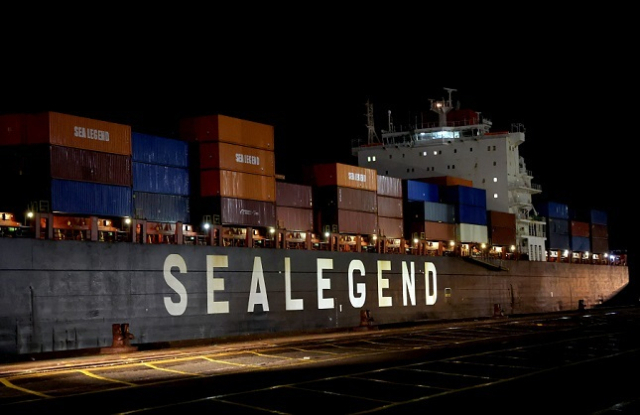 중국-유럽 북극항로 첫 번째 선박인 ‘이스탄불 브릿지호’. 영국 펠릭스토우 항구에 도착해 있다. 연합뉴스