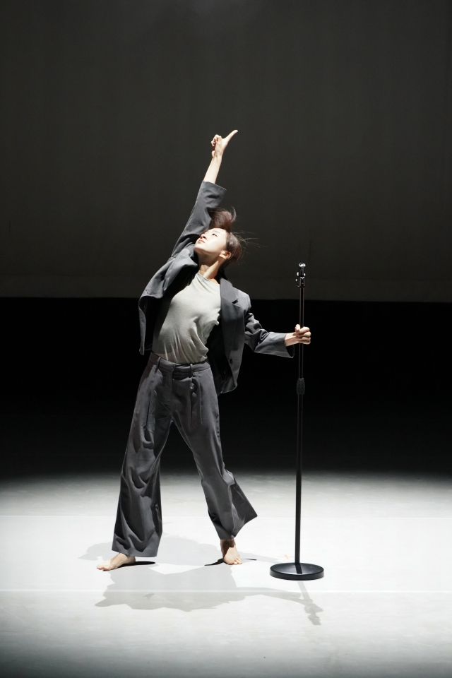 지난해 청춤챌린지 최우수작인 이영우의 ‘Lights Out’ 공연 모습. 부산국제춤마켓 제공
