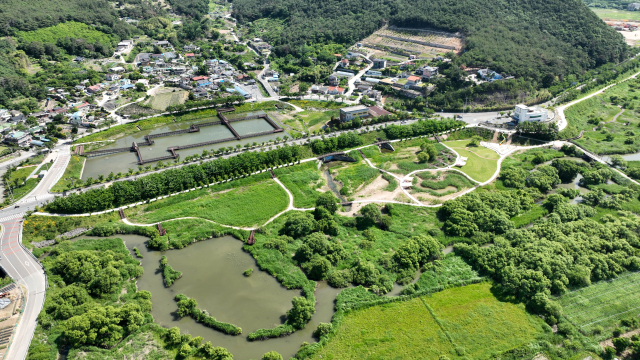 국가 습지보호지역 지정을 추진 중인 원동 습지. 사진은 지난해 7월 개장한 원동 습지 생태공원 전경. 양산시 제공