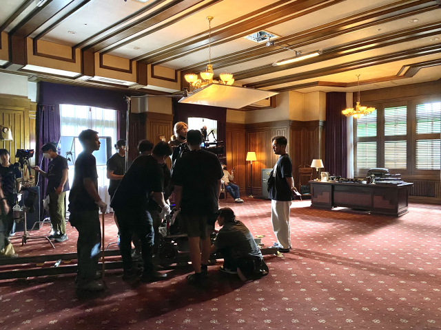 올 추석 극장가를 접수한 영화 '보스'의 부산영화촬영스튜디오 촬영 현장. 부산영상위 제공