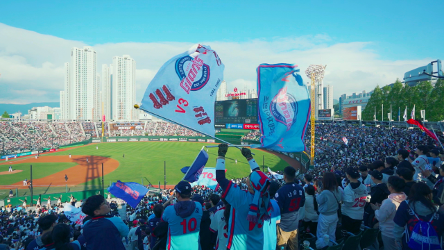 KBS부산총국 개국 90주년 다큐 '다시 나는 갈매기'가 오는 24일 오후 7시 40분 KBS1 TV를 통해 방영된다. KBS부산총국 제공