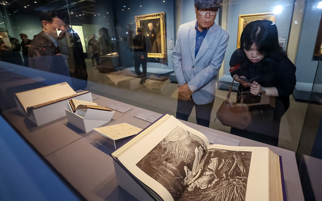 부산박물관에서 진행 중인 특별전 ‘거장의 비밀’ 전시 전경. 김종진 기자 kjj1761@