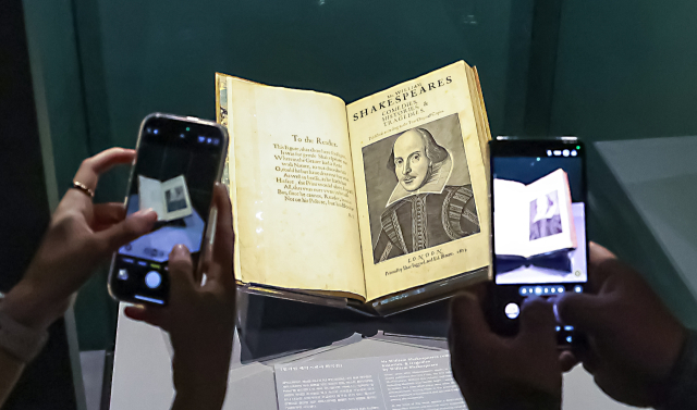 셰익스피어의 희곡집 ‘퍼스트 폴리오’. 김종진 기자 kjj1761@