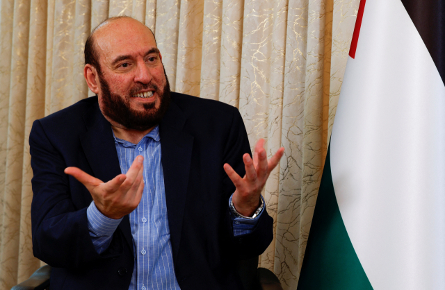 하마스 정치국 위원인 무함마드 나잘이 15일(현지시간) 카타르 도하에서 로이터 통신과 인터뷰를 하고 있다. 로이터연합뉴스