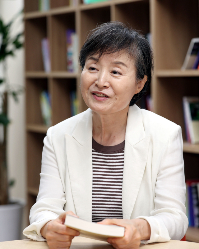 제42회 요산김정한문학상 수상자 박향 소설가. 정종회 기자 jjh@