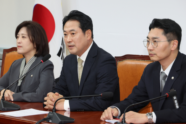 국민의힘 장동혁 대표가 20일 서울 여의도 국회에서 더불어민주당의 사법개혁안과 언론개혁안에 대한 입장을 밝히고 있다. 연합뉴스