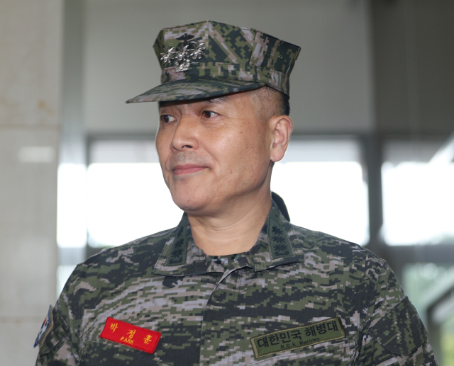 박정훈 해병대 수사단장이 참고인 조사를 받기 위해 9월 4일 서울 서초구 순직해병특별검사팀에 출석하고 있다. 연합뉴스