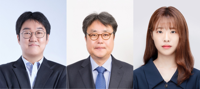 (왼쪽부터) UNIST 박상서 교수, 송창근 교수, 엄수진 연구원(제1저자). UNIST 제공