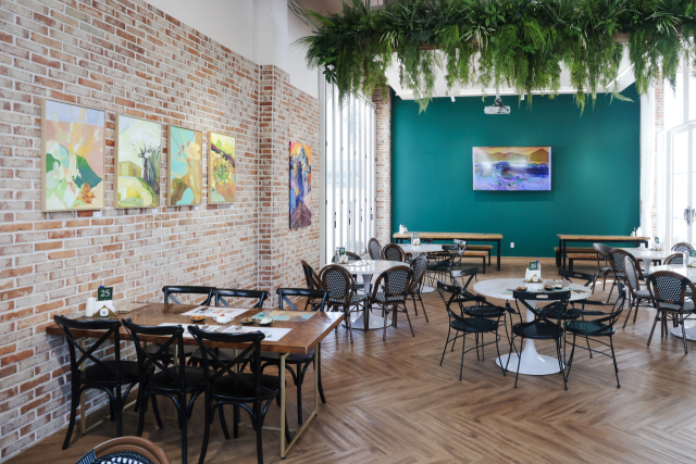 느티나무의사랑 소속 장애인 작가들의 작품을 전시하는 아틀리에 올모. 정대현 기자 jhyun@