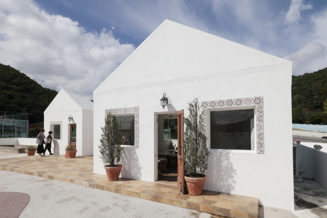 느티나무의사랑 갤러리 옥상에는 단체가 빌릴 수 있는 세미나룸이 자리잡고 있다. 정대현 기자 jhyun@