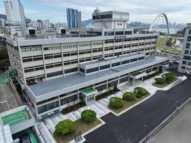 리모델링을 통해 새롭게 단장한 부산본부세관. 부산본부세관 제공