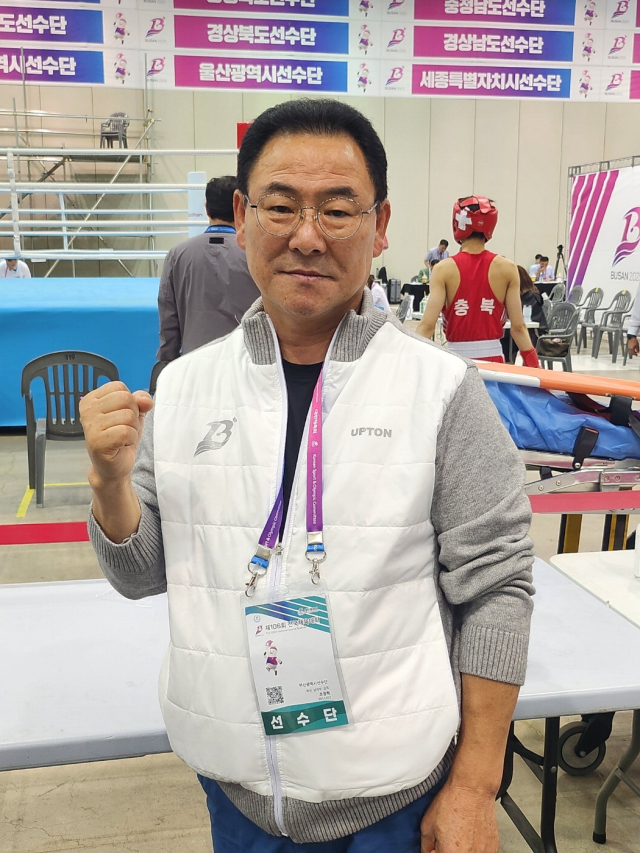 부산복싱협회 조정현 부회장은 부산 복싱이 다시 살아나고 있다고 진단했다.
