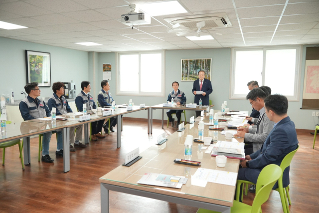 부산상공회의소와 디프로매트의 현장 간담회. 부산상공회의소 제공