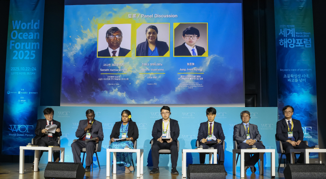 22일 제19회 세계해양포럼 KIOST 스페셜 세션에서 국제공동연구 사례로 인도네시아와의 협력 사례를 박한산 KIOST 한-인니해양과학공동연구센터 소장이 발제하고 있다. 김종진 기자