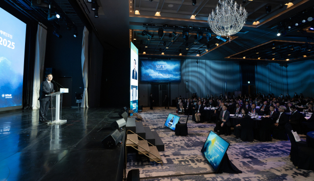 전재수 해양수산부 장관이 22일 부산 롯데호텔에서 열린 ‘제19회 세계해양포럼(World Ocean Forum 2025)’ 개회식에서 환영사를 하고 있다. 해수부 제공