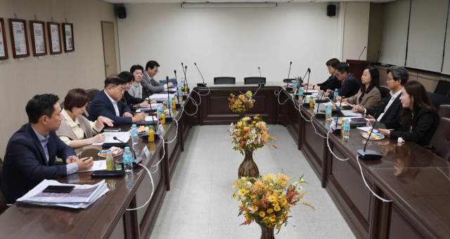 부산일보 제5기 독자위원회 10월 회의가 지난 22일 오후 부산 동구 부산일보사 회의실에서 열렸다. 이재찬 기자 chan@