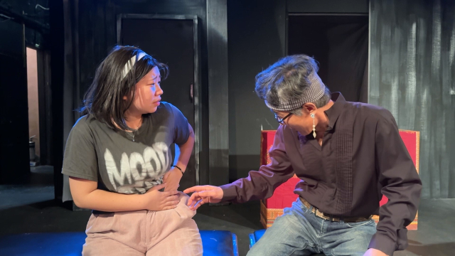 액터스소극장에서 선보이는 부두연극단의 폐막작 '어항속 물고기' 연습 장면. 부산소극장연극협의회 제공