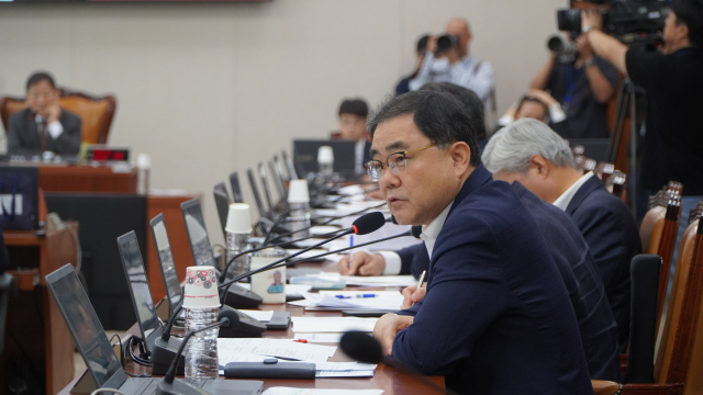 허성무 국회의원이 국회에서 질의하는 모습. 허성무 의원실 제공