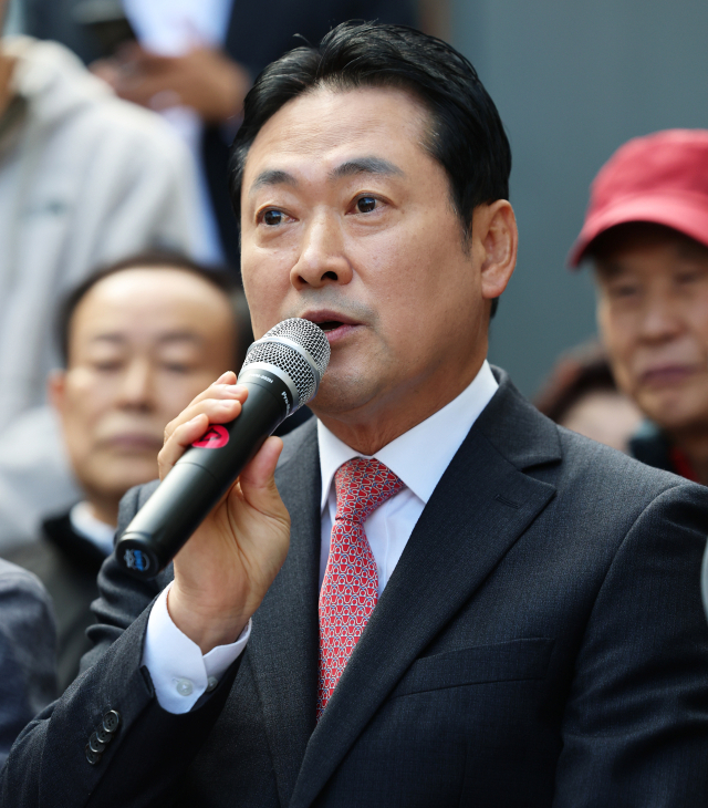 국민의힘 장동혁 대표가 지난 24일 서울 노원구 상계5 재정비촉진구역에서 열린 국민의힘-서울특별시 부동산 대책 현장 회의에서 발언하고 있다. 연합뉴스