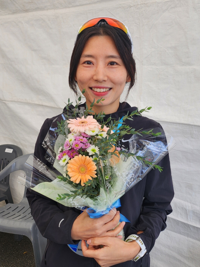 “개인 최고 기록으로 우승해 너무 기뻐요” [부산바다마라톤]