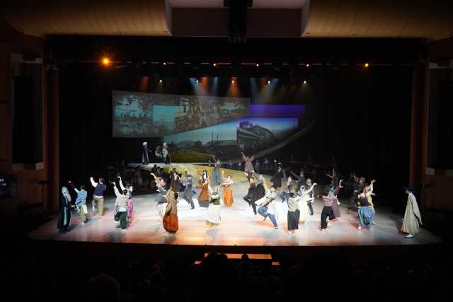국립부산국악원이 2023년 첫선을 보인 국악극 ‘춤바람 분데이’ 공연 모습.국립부산국악원 제공
